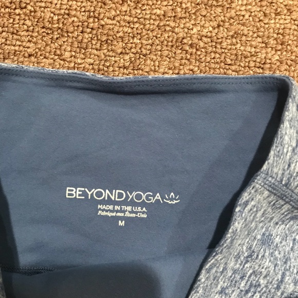 Beyond yoga size medium! - Picture 4 of 4